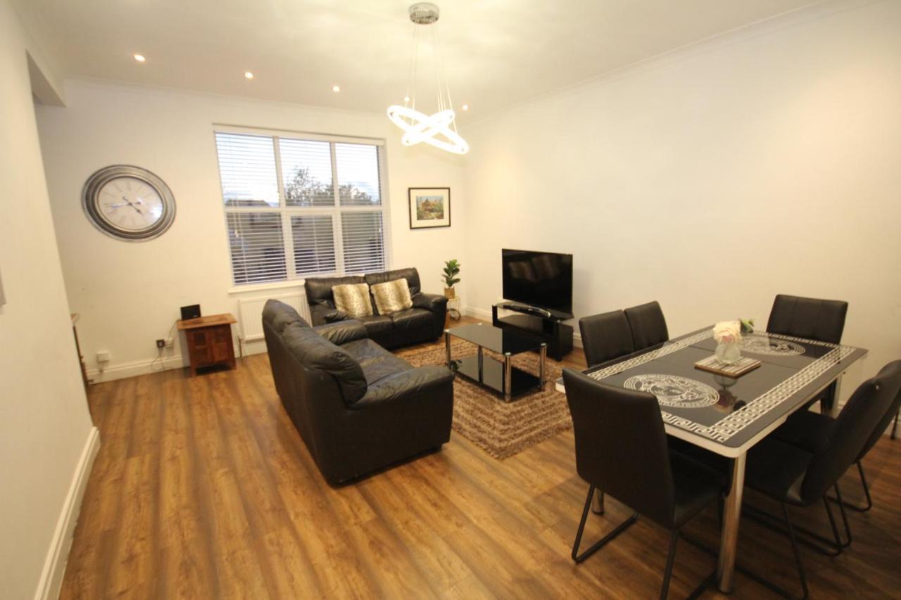 Great West Road Apartments Flat C London Exterior photo